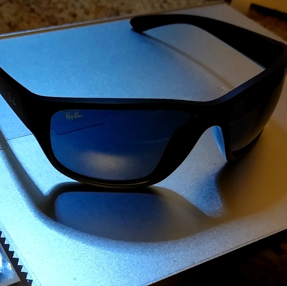 Ray Bans. Black, authentic